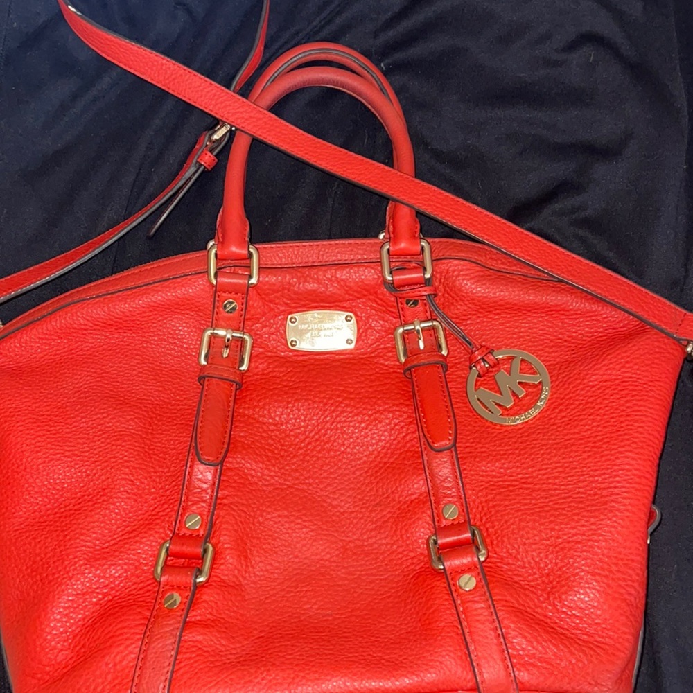 Michael Kors orange 🍊 Handbag!